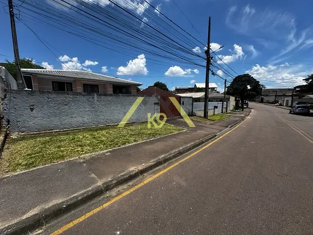 Casa com 500m² 3 quartos e 3 banheiros, à venda, no bairro Guarani em Colombo