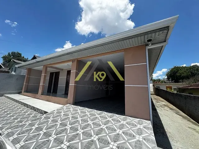 Casa com 500m² 3 quartos e 3 banheiros, à venda, no bairro Guarani em Colombo