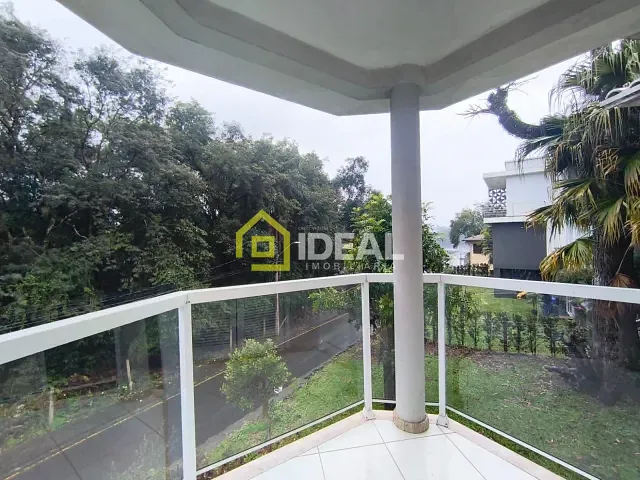Casa 3 quartos e 3 banheiros, para alugar, no bairro Centro em Concórdia