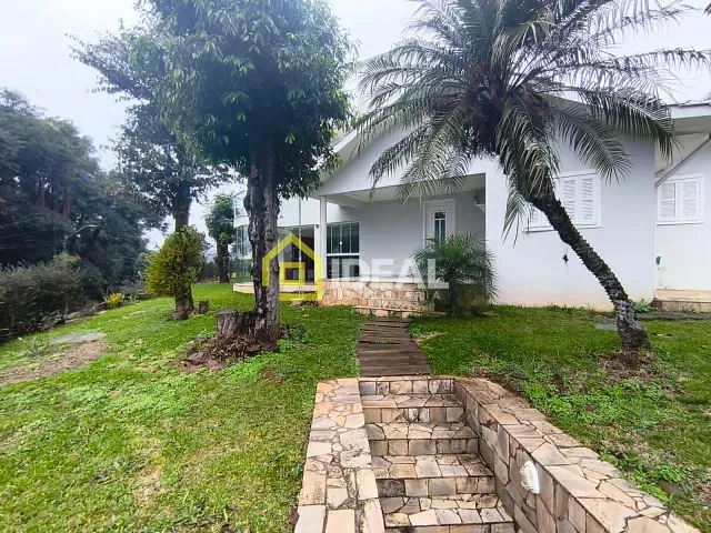 Casa 3 quartos e 3 banheiros, para alugar, no bairro Centro em Concórdia