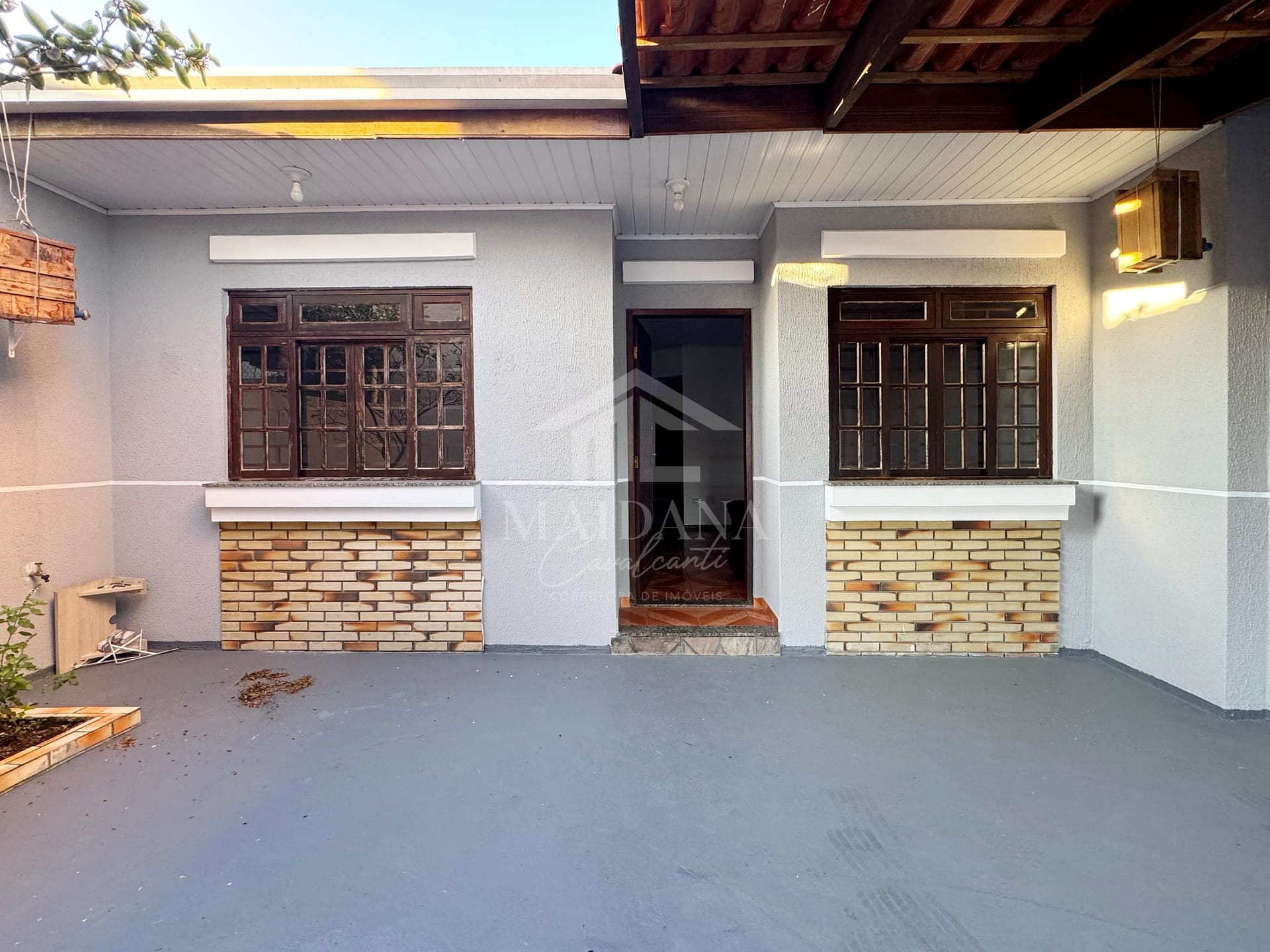 Casa à venda com 2 quartos, 52m² - Foto 2