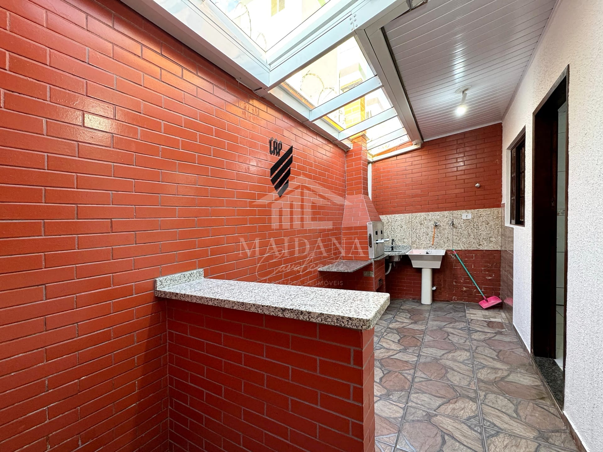Casa à venda com 2 quartos, 52m² - Foto 11