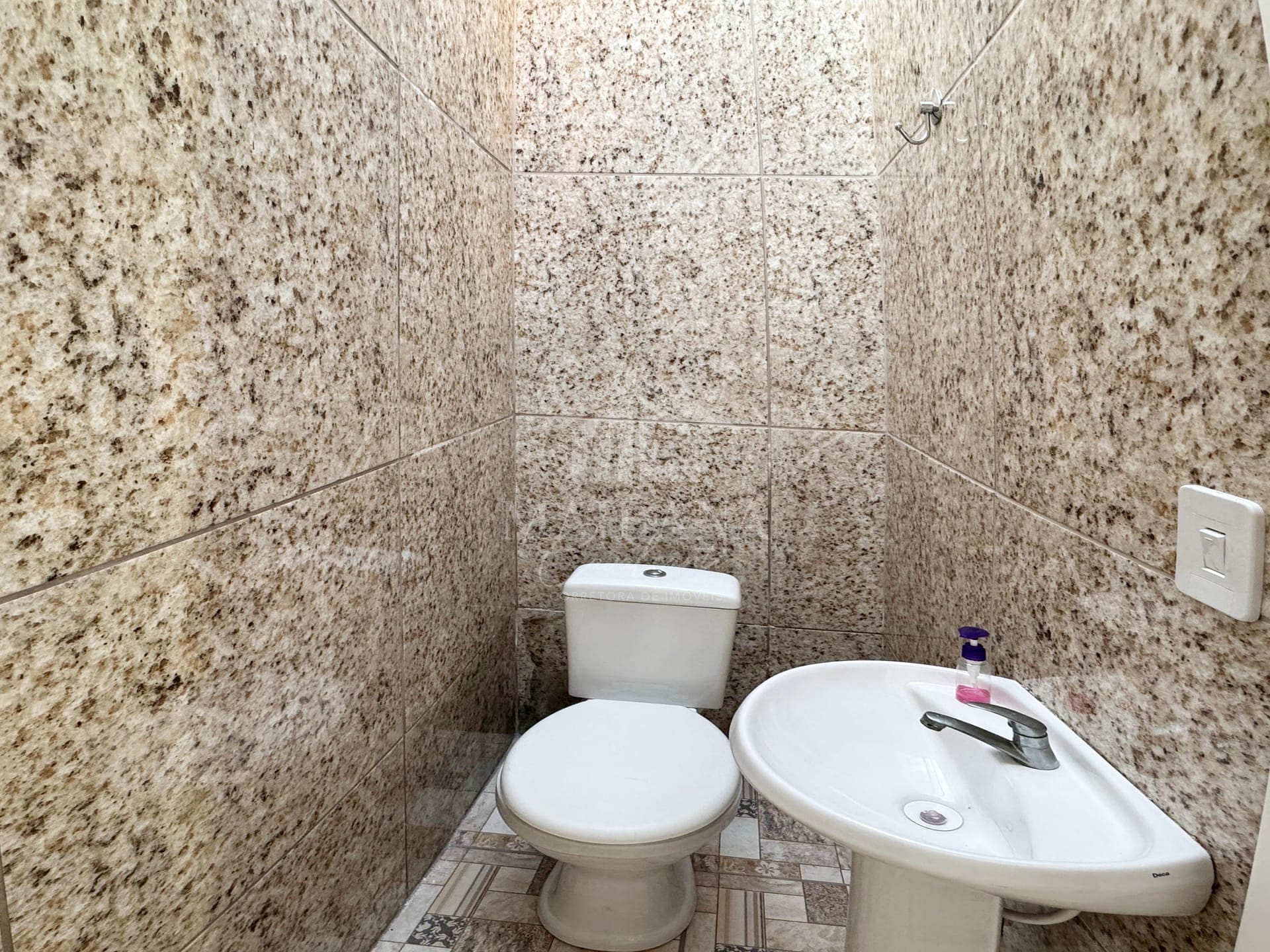 Casa à venda com 2 quartos, 52m² - Foto 13
