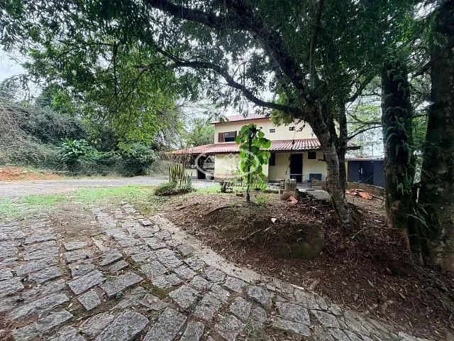 Casa com 2385m² 4 quartos e 4 banheiros, à venda, no bairro Jardim Martinelli (Penedo) em Itatiaia