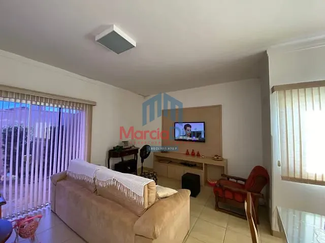 Casa com 305m² 4 quartos e 2 banheiros, à venda, no bairro Jardim Independência em Ituverava