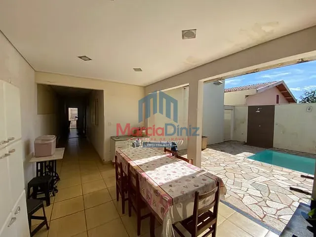 Casa com 305m² 4 quartos e 2 banheiros, à venda, no bairro Jardim Independência em Ituverava