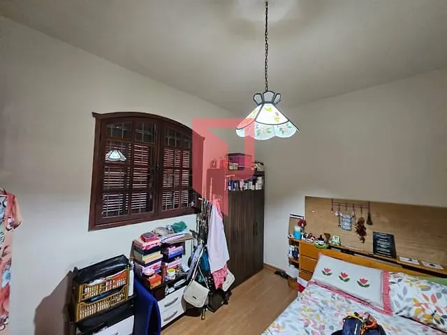 Casa com 300m² 4 quartos e 3 banheiros, à venda, no bairro Caiçaras em Belo Horizonte