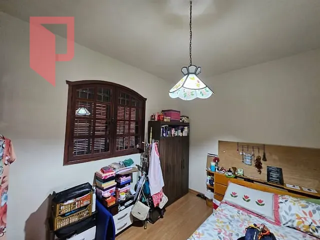 Casa com 300m² 4 quartos e 3 banheiros, à venda, no bairro Caiçaras em Belo Horizonte