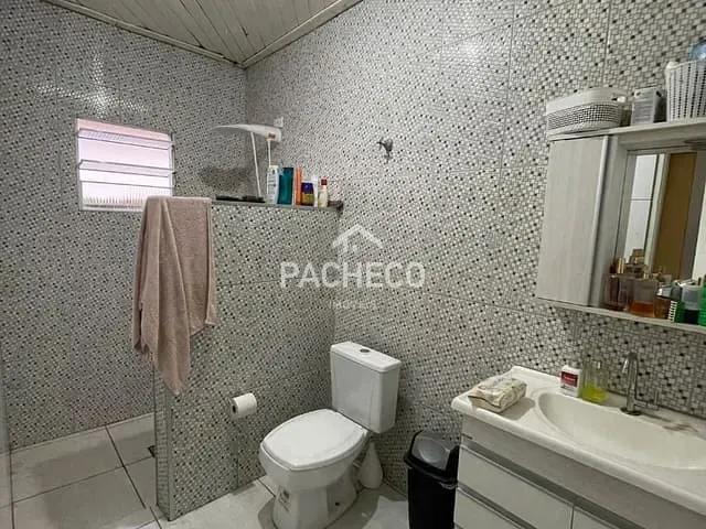 Casa com 300m² 3 quartos e 1 banheiro, à venda, no bairro Vila Bortoletto em Santa Bárbara D'Oeste