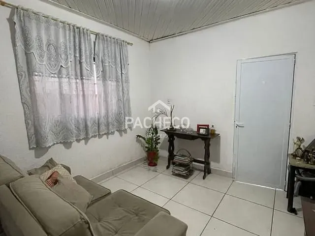 Casa com 300m² 3 quartos e 1 banheiro, à venda, no bairro Vila Bortoletto em Santa Bárbara D'Oeste