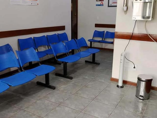 Conjunto comercial com 676m², à venda, no bairro Bosque da Praia em Rio das Ostras