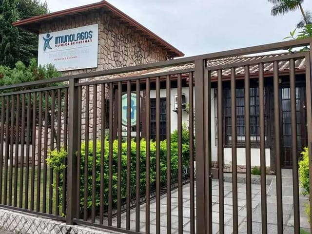 Conjunto comercial com 676m², à venda, no bairro Bosque da Praia em Rio das Ostras