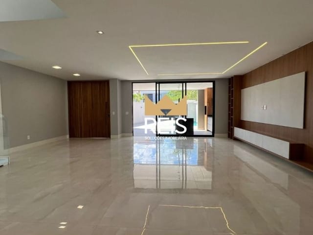 Casa com 490m² 5 quartos e 1 banheiro, à venda ou para alugar, no bairro Recreio dos Bandeirantes em Rio de Janeiro