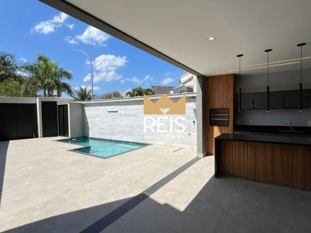 Casa com 490m² 5 quartos e 1 banheiro, à venda ou para alugar, no bairro Recreio dos Bandeirantes em Rio de Janeiro