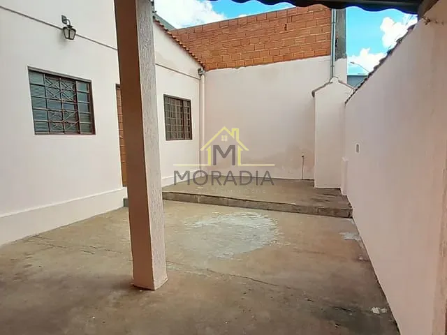 Casa com 317m² 3 quartos e 1 banheiro, à venda, no bairro Parque do Município em Guaxupé