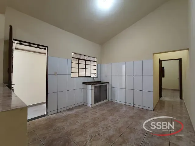 Casa 2 quartos e 1 banheiro, para alugar, no bairro Jardim Bela Vista em Nova Odessa