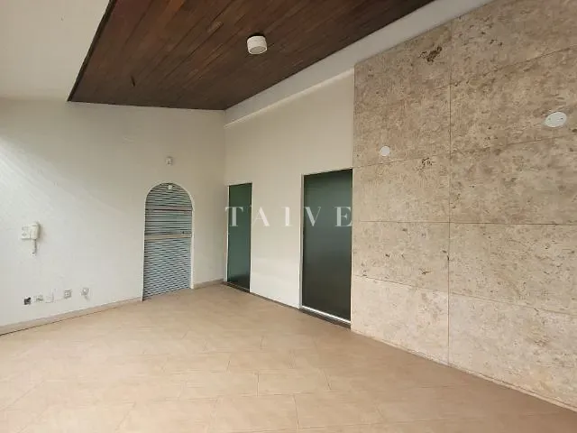 Sobrado com 525m² 5 quartos e 4 banheiros, à venda, no bairro Centro em Londrina