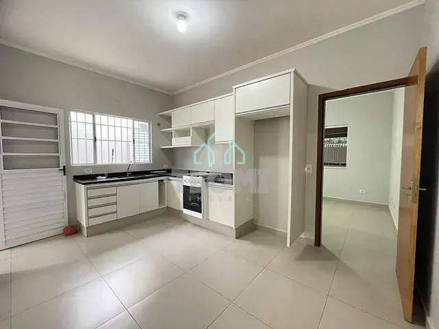 Casa com 150m² 2 quartos e 2 banheiros, à venda, no bairro Parque Senhor do Bonfim em Taubaté