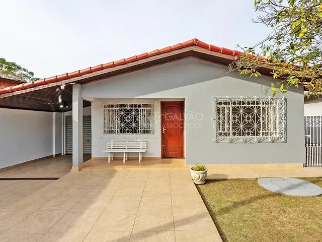 Casa com 190m² 4 quartos e 2 banheiros, à venda, no bairro Santa Cândida em Curitiba