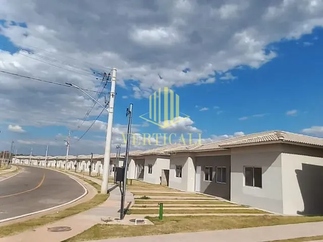 Casa com 207m² 3 quartos e 2 banheiros, à venda, no bairro Petrópolis em Várzea Grande