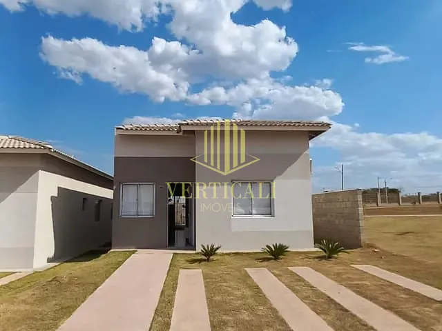 Casa com 207m² 3 quartos e 2 banheiros, à venda, no bairro Petrópolis em Várzea Grande