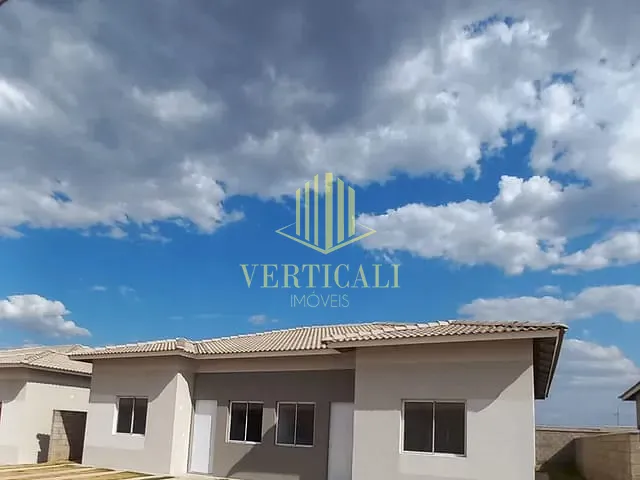 Casa com 207m² 3 quartos e 2 banheiros, à venda, no bairro Petrópolis em Várzea Grande