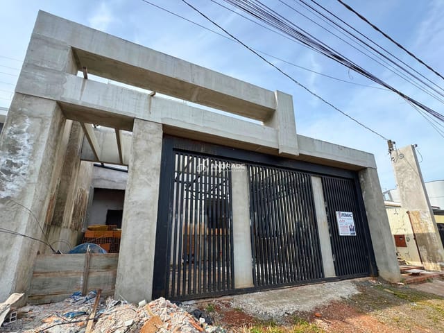 Casa com 423m² 3 quartos e 1 banheiro, à venda, no bairro Jardim Albino Biachi em Apucarana