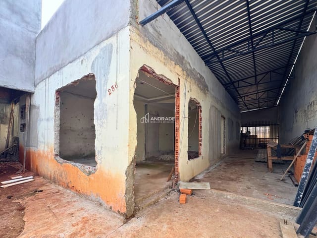 Casa com 423m² 3 quartos e 1 banheiro, à venda, no bairro Jardim Albino Biachi em Apucarana