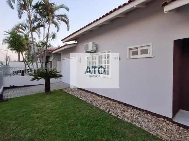 Casa com 420m² 2 quartos e 1 banheiro, à venda, no bairro Centro em Tijucas