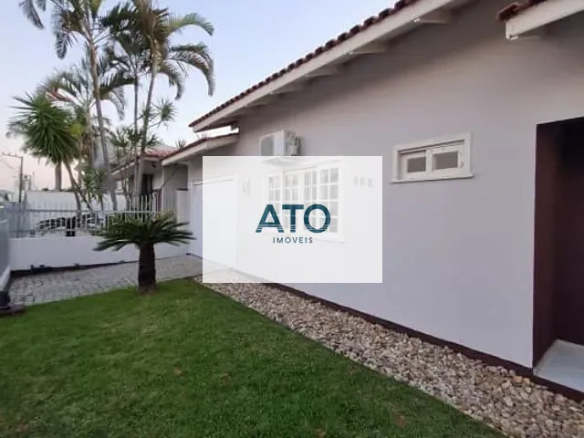 Casa com 420m² 2 quartos e 1 banheiro, à venda, no bairro Centro em Tijucas