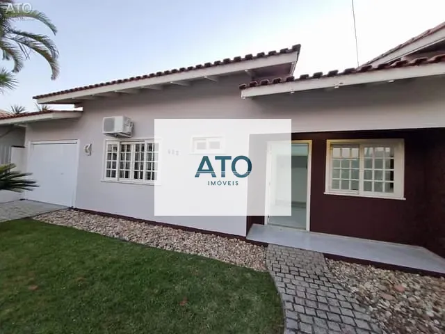 Casa com 420m² 2 quartos e 1 banheiro, à venda, no bairro Centro em Tijucas