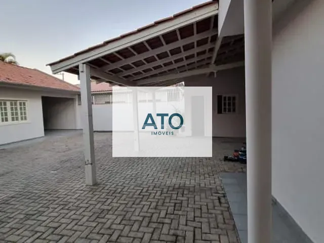 Casa com 420m² 2 quartos e 1 banheiro, à venda, no bairro Centro em Tijucas