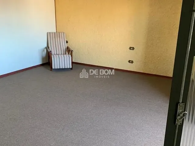 Casa com 520m² 3 quartos e 5 banheiros, à venda ou para alugar, no bairro Jardim Quisisana em Poços de Caldas