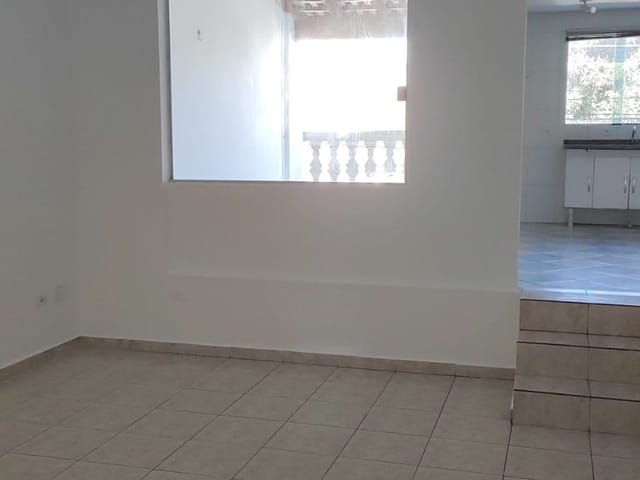 Casa com 70m² 2 quartos e 1 banheiro, para alugar, no bairro Cidade Centenário em São Paulo