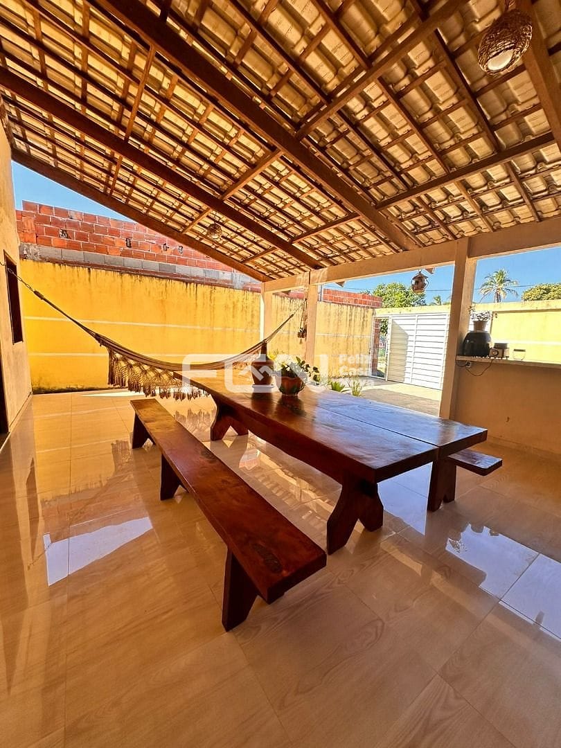 Casa à venda com 2 quartos, 10m² - Foto 1
