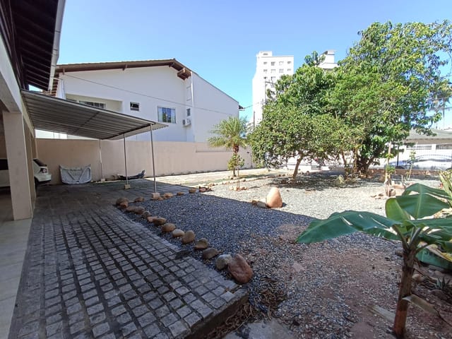 Casa com 367m² 2 quartos e 3 banheiros, à venda, no bairro Vila Operária em Itajaí