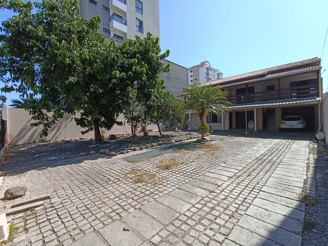 Casa com 367m² 2 quartos e 3 banheiros, à venda, no bairro Vila Operária em Itajaí