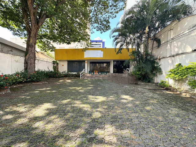 Loja com 577m², para alugar, no bairro Setor Oeste em Goiânia