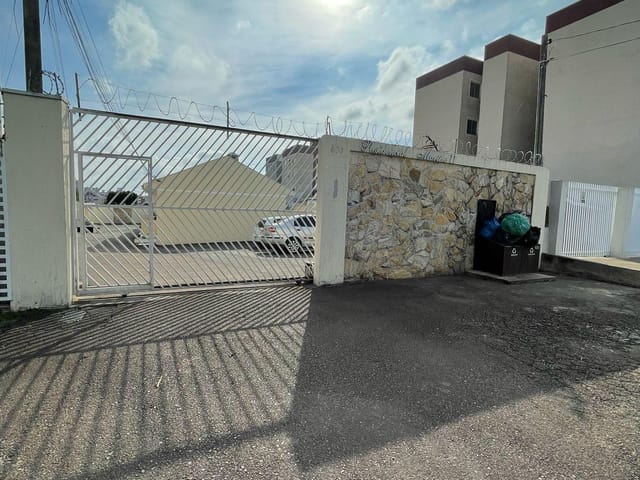 Casa com 65m² 3 quartos e 1 banheiro, para alugar, no bairro Cruzeiro em São José dos Pinhais