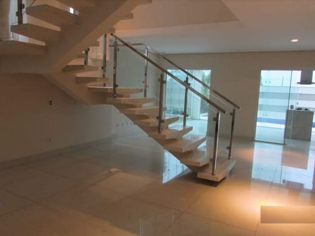 Casa com 316m² 3 quartos e 5 banheiros, à venda, no bairro Esperança em Londrina