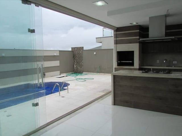 Casa com 316m² 3 quartos e 5 banheiros, à venda, no bairro Esperança em Londrina