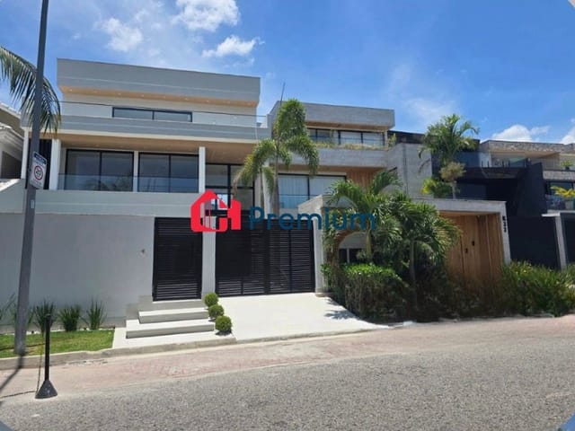 Casa 6 quartos e 6 banheiros, à venda, no bairro Recreio dos Bandeirantes em Rio de Janeiro