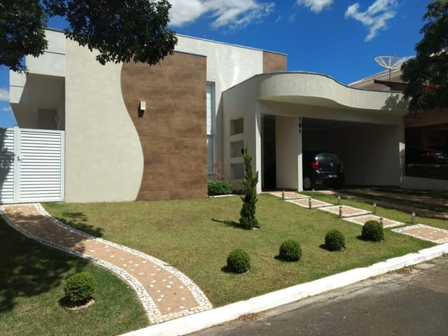 Casa com 450m² 3 quartos e 3 banheiros, à venda, no bairro Rainha em Louveira