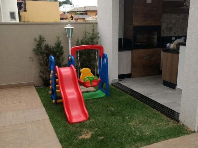 Casa com 450m² 3 quartos e 3 banheiros, à venda, no bairro Rainha em Louveira