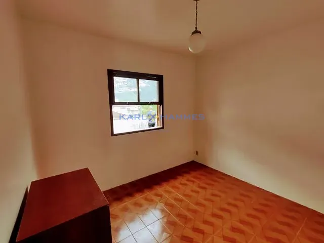 Casa 5 quartos e 2 banheiros, à venda, no bairro Mosela em Petrópolis