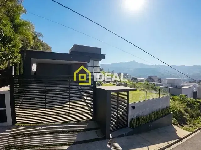 Casa com 163m² 3 quartos e 2 banheiros, à venda, no bairro Arvoredo em Concórdia