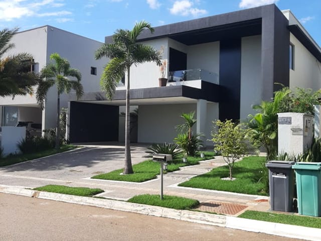 Foto do Sobrado - Sobrado em Condomínio a venda, 3 suítes plenas, 4 Vagas, 406m2 de área, Condomínio Residencial Goiânia Golfe Clube, Goiânia - GO | Mira Imóveis