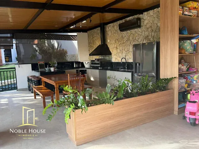 Casa 4 quartos e 6 banheiros, à venda, no bairro Marambaia em Vinhedo