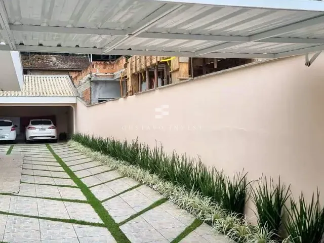 Casa 3 quartos e 3 banheiros, à venda, no bairro Centro I em Brusque