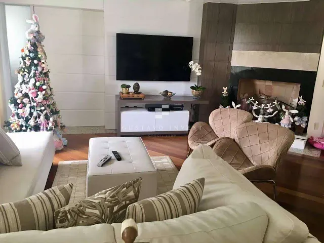 Casa 3 quartos e 3 banheiros, à venda, no bairro Centro I em Brusque